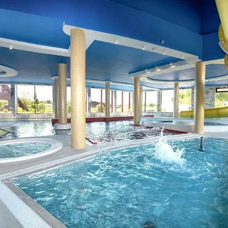 Hotel Grand Maxim Wellness & *