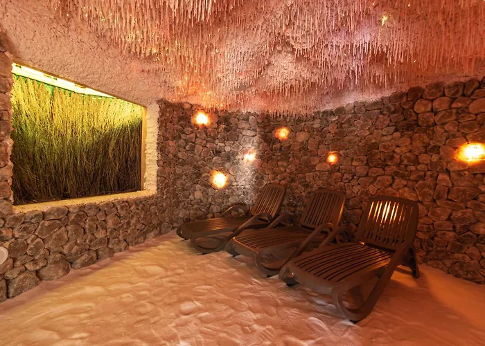 Grand Maxim Wellness & Hotel